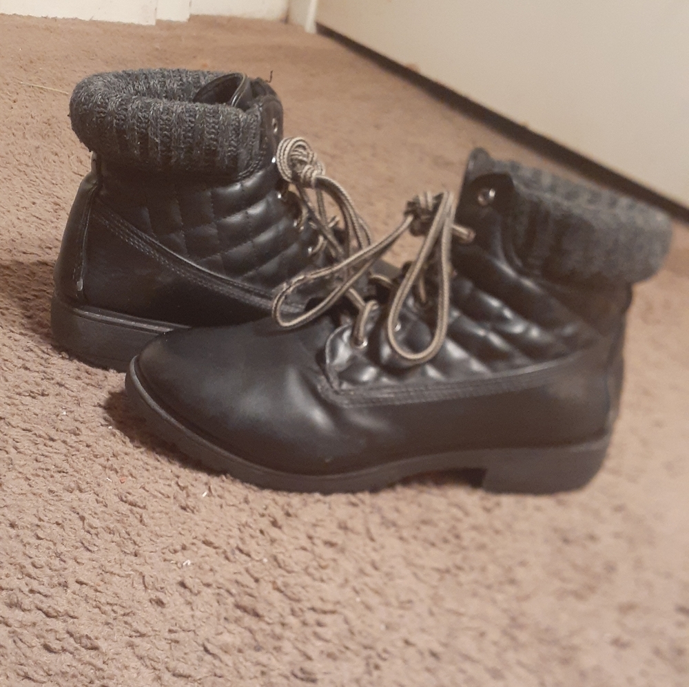 Love University ankle boots